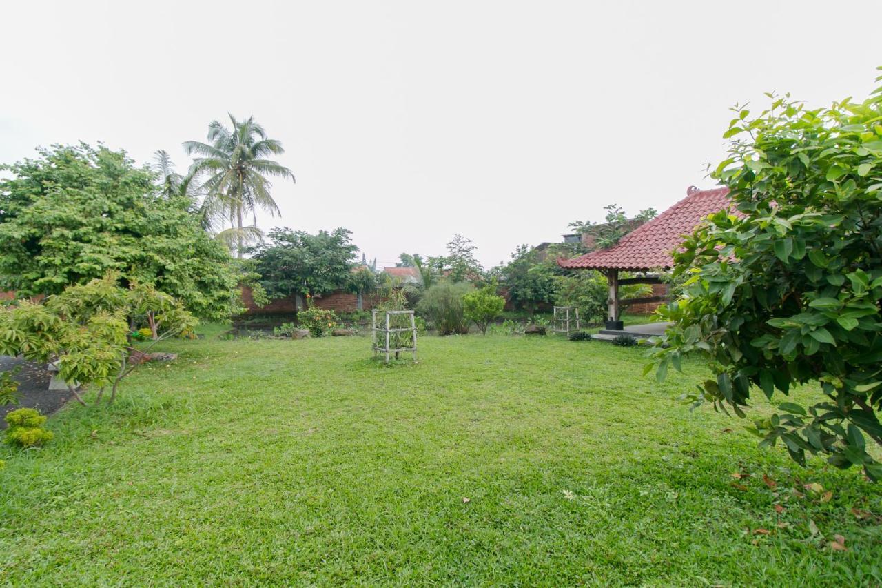 Отель Reddoorz Syariah Near Tugu Lampu Gentur Чианджур Экстерьер фото